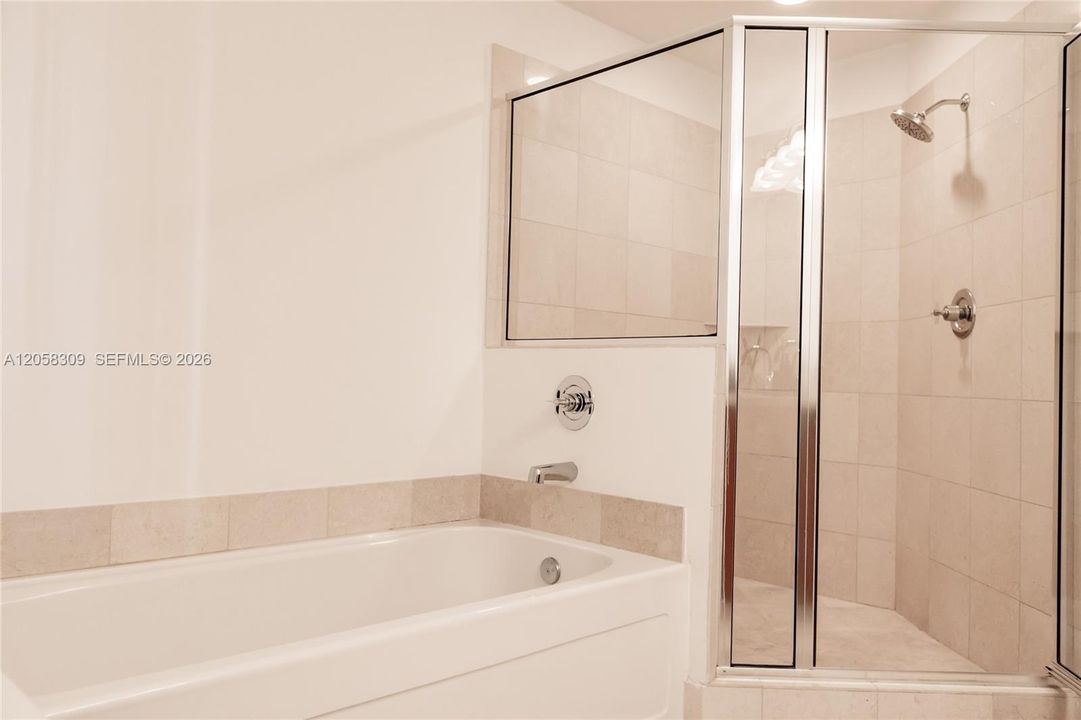 В аренду: $4,400 (2 спален, 2 ванн, 1107 Квадратных фут)