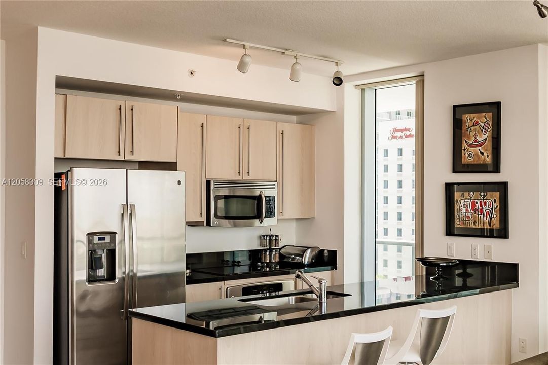 В аренду: $4,400 (2 спален, 2 ванн, 1107 Квадратных фут)