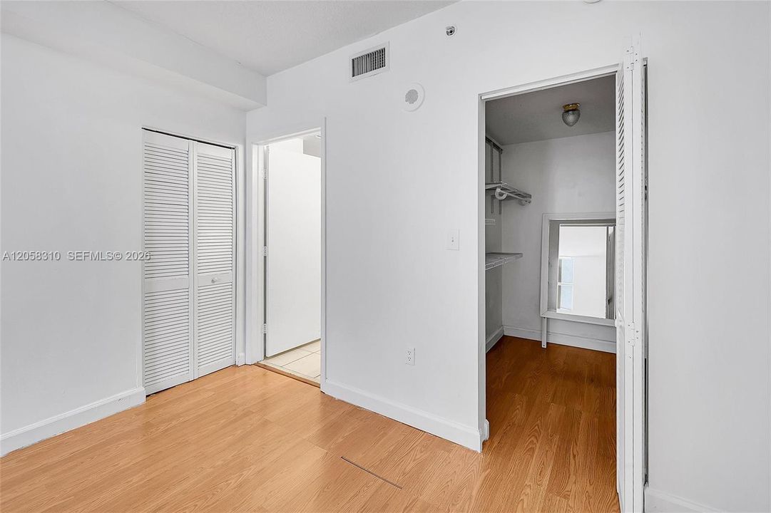 На продажу: $375,000 (2 спален, 2 ванн, 898 Квадратных фут)