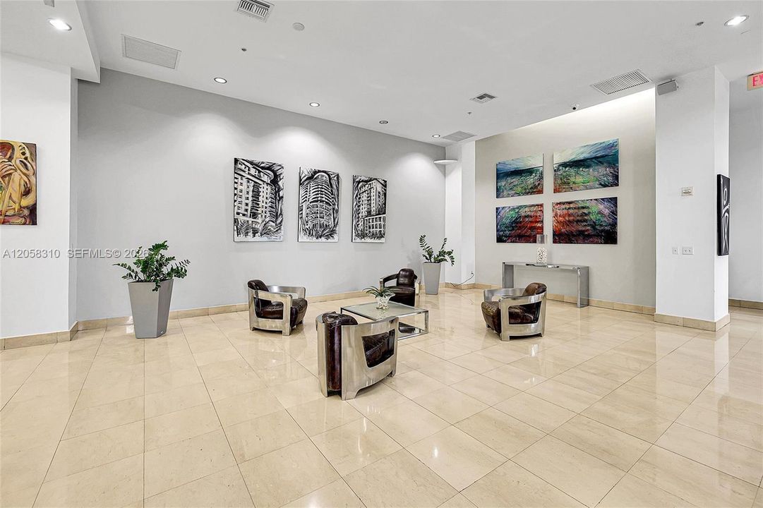 На продажу: $375,000 (2 спален, 2 ванн, 898 Квадратных фут)