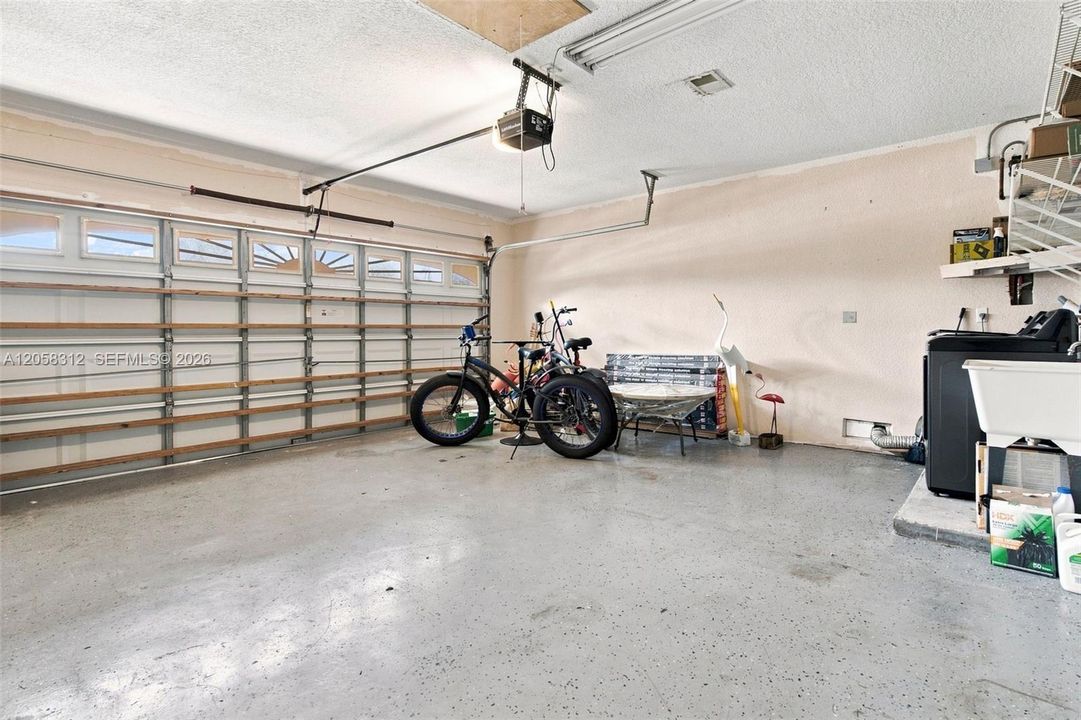 For Sale: $899,999 (3 beds, 3 baths, 2200 Square Feet)