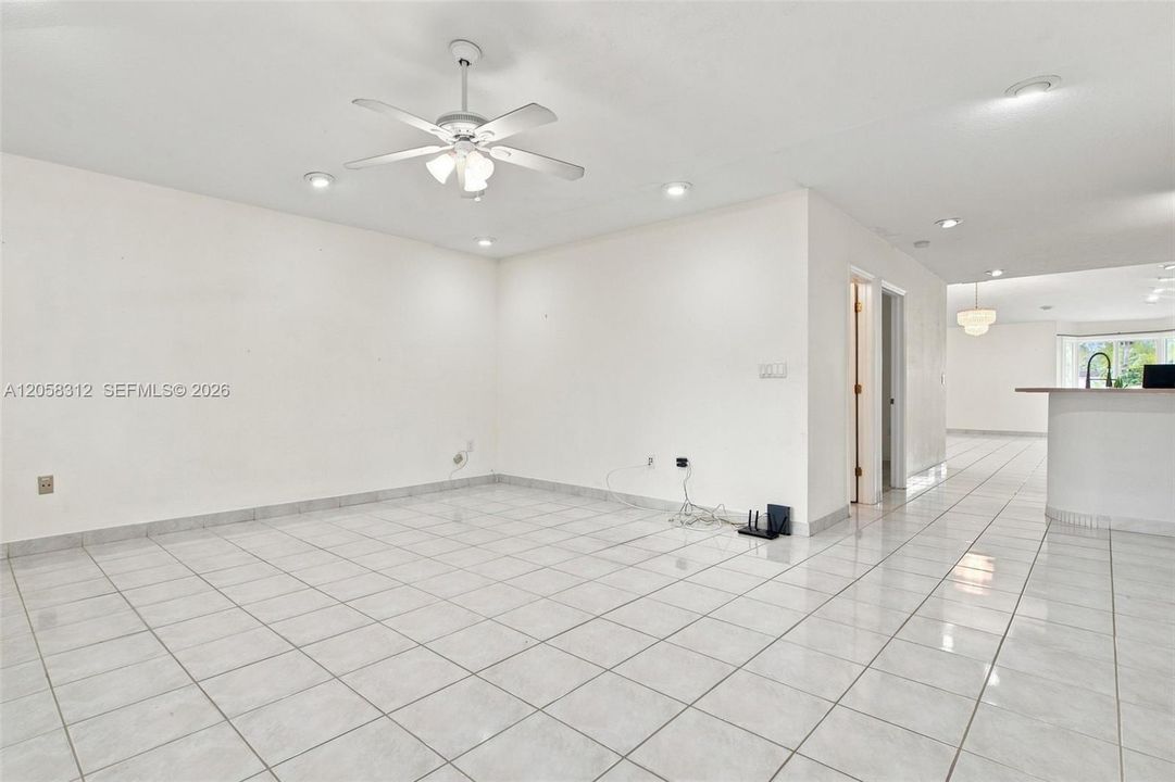 For Sale: $899,999 (3 beds, 3 baths, 2200 Square Feet)