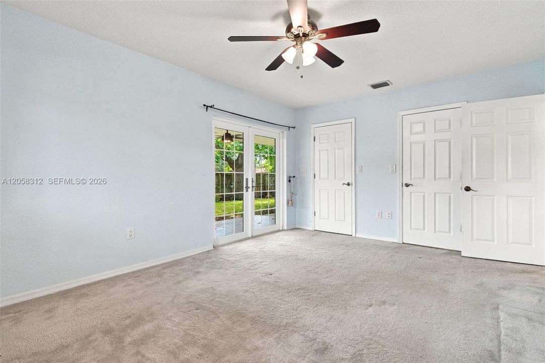 For Sale: $899,999 (3 beds, 3 baths, 2200 Square Feet)