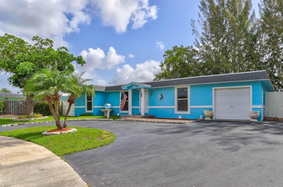 Active With Contract: $510,000 (4 beds, 2 baths, 1495 Square Feet)