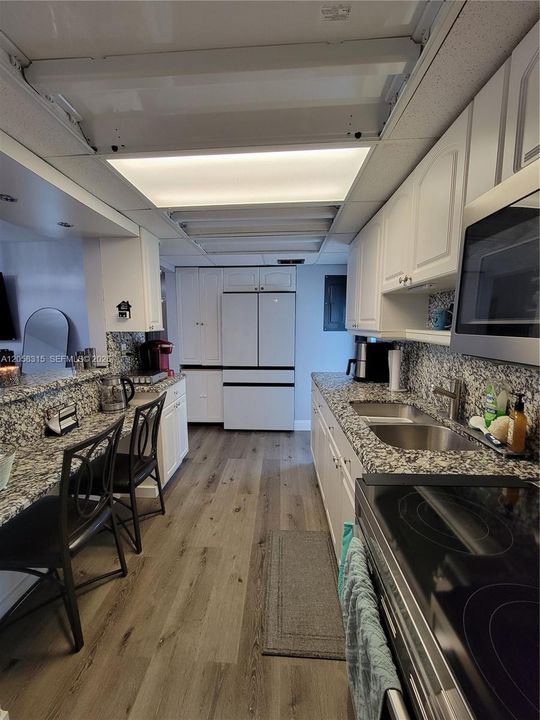 Active With Contract: $510,000 (4 beds, 2 baths, 1495 Square Feet)