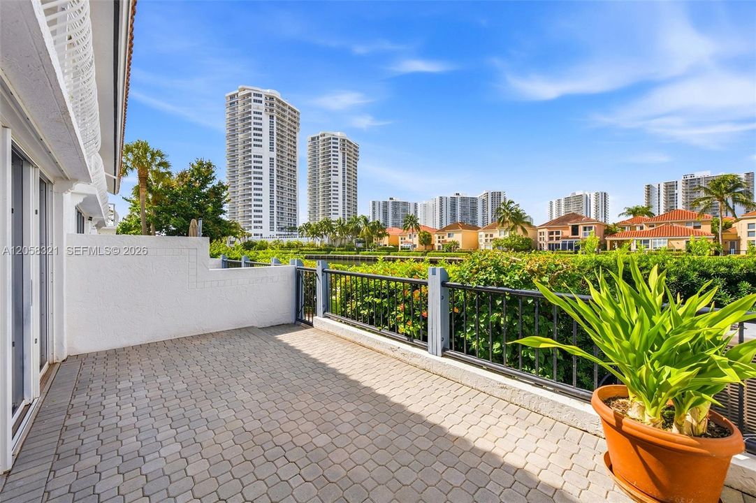 На продажу: $1,195,000 (3 спален, 3 ванн, 2179 Квадратных фут)
