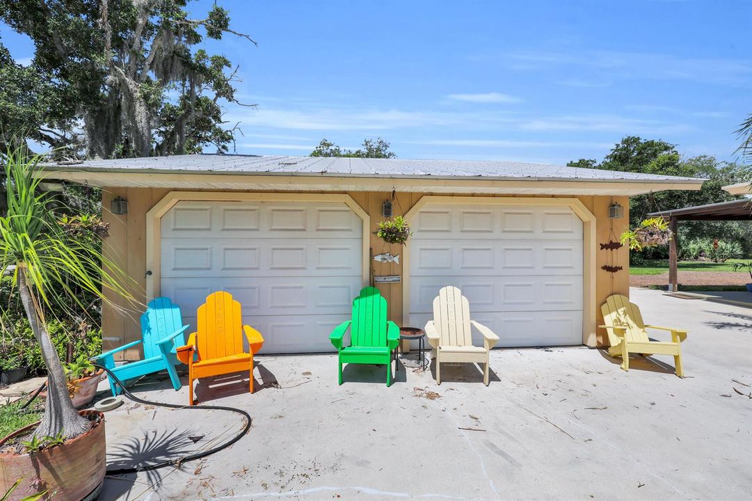 Detached Garage