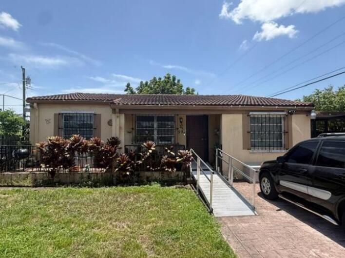 59 Flagami Blvd 1
