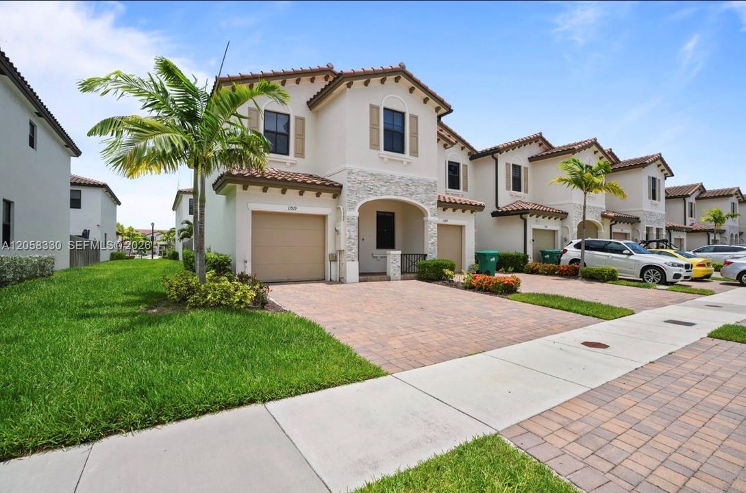 For Sale: $380,000 (3 beds, 2 baths, 1695 Square Feet)