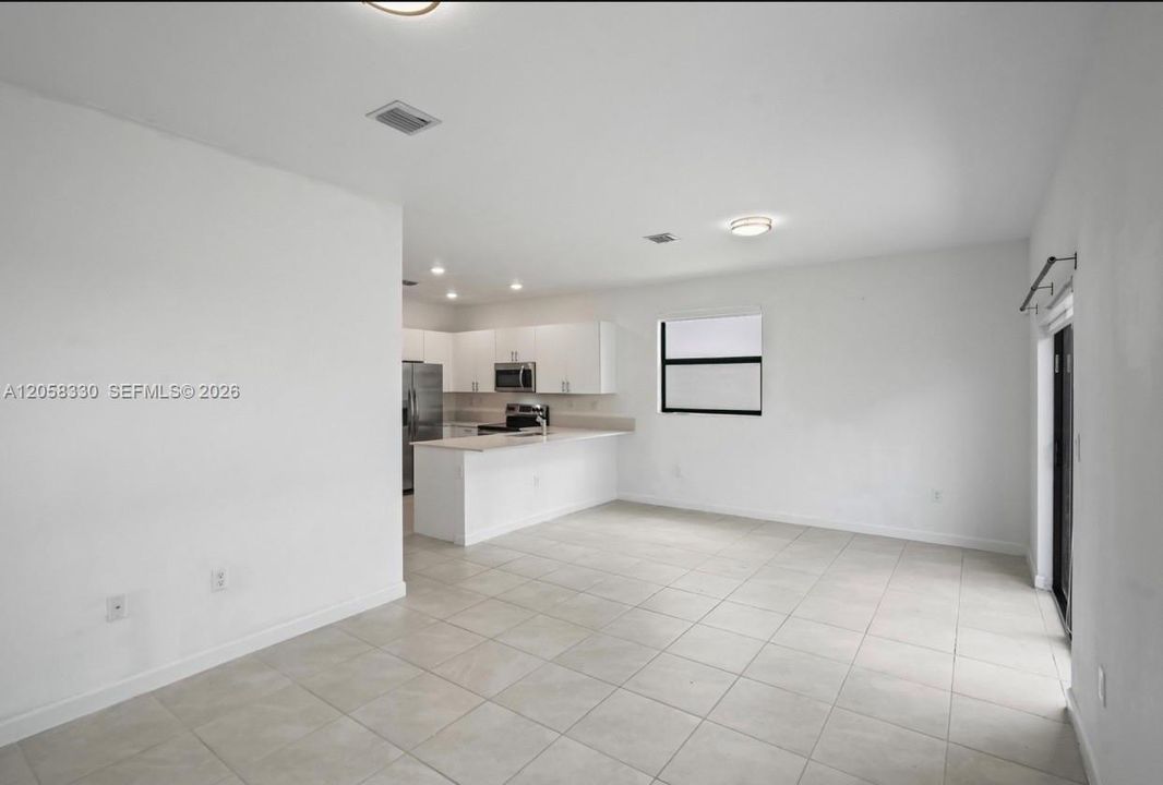 For Sale: $380,000 (3 beds, 2 baths, 1695 Square Feet)