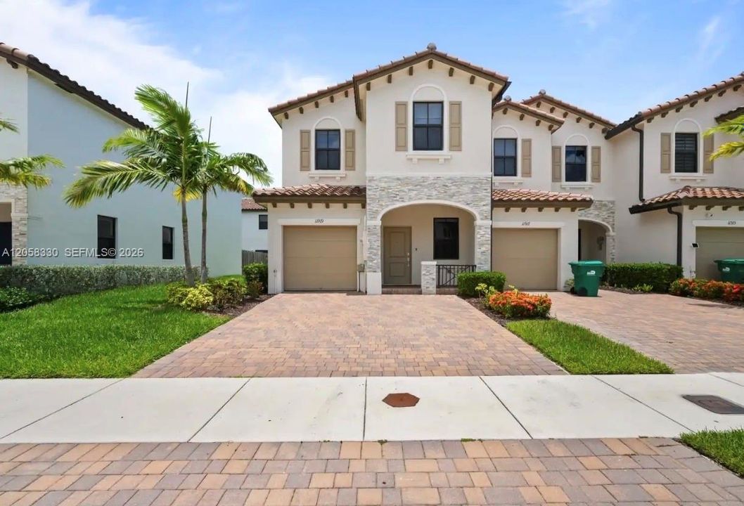 For Sale: $380,000 (3 beds, 2 baths, 1695 Square Feet)
