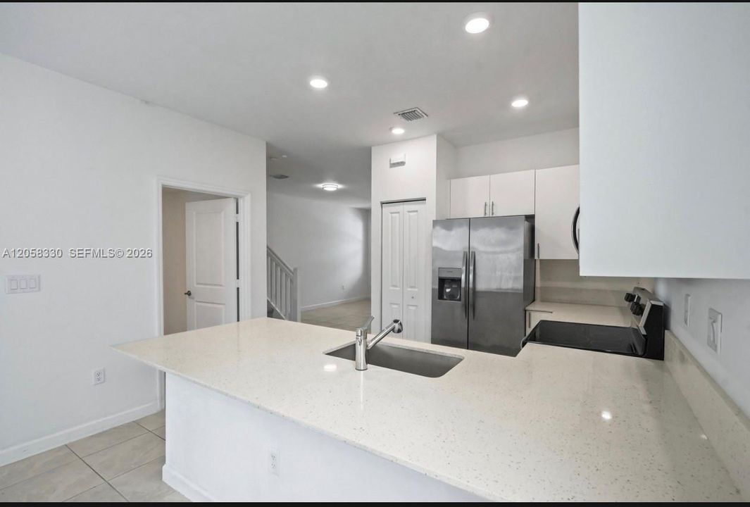 For Sale: $380,000 (3 beds, 2 baths, 1695 Square Feet)