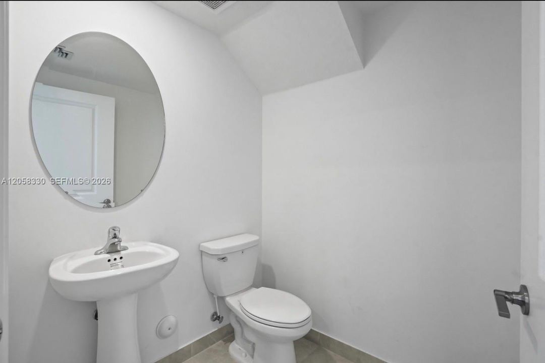 For Sale: $380,000 (3 beds, 2 baths, 1695 Square Feet)