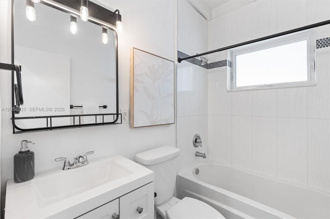 En Venta: $2,490,000 (4 camas, 2 baños, 1464 Pies cuadrados)