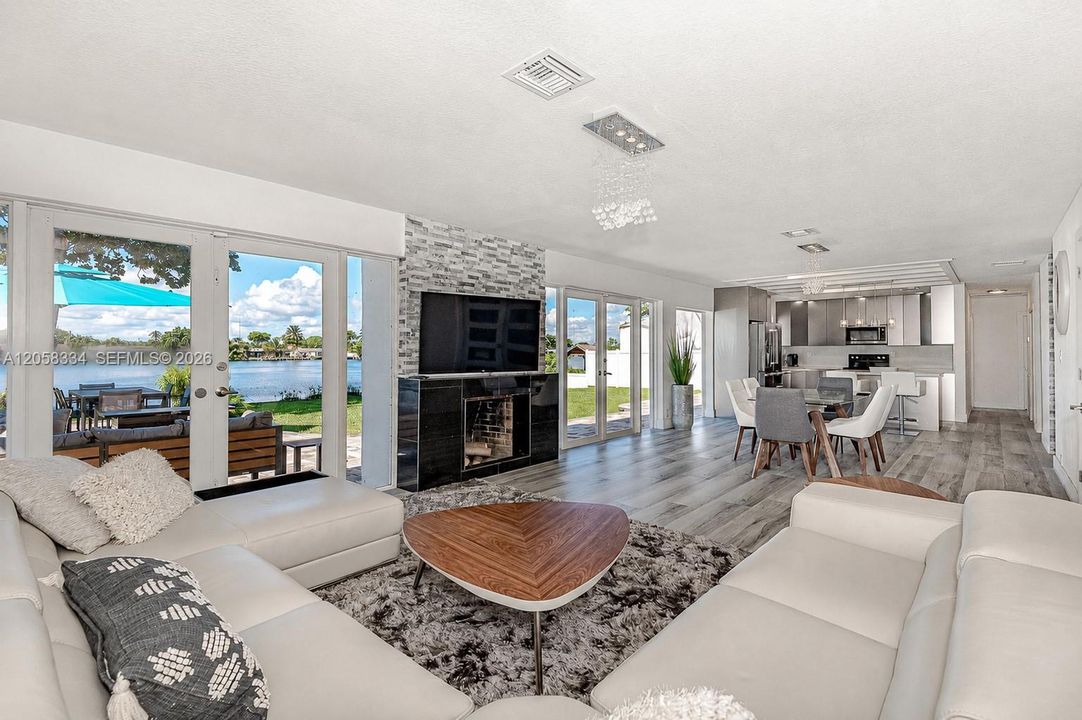For Sale: $1,890,000 (3 beds, 2 baths, 1800 Square Feet)
