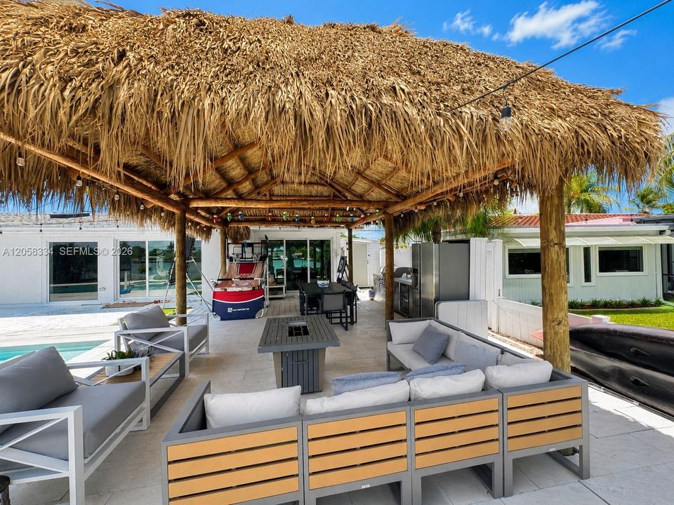 For Sale: $1,890,000 (3 beds, 2 baths, 1800 Square Feet)
