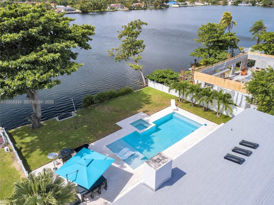 For Sale: $1,890,000 (3 beds, 2 baths, 1800 Square Feet)