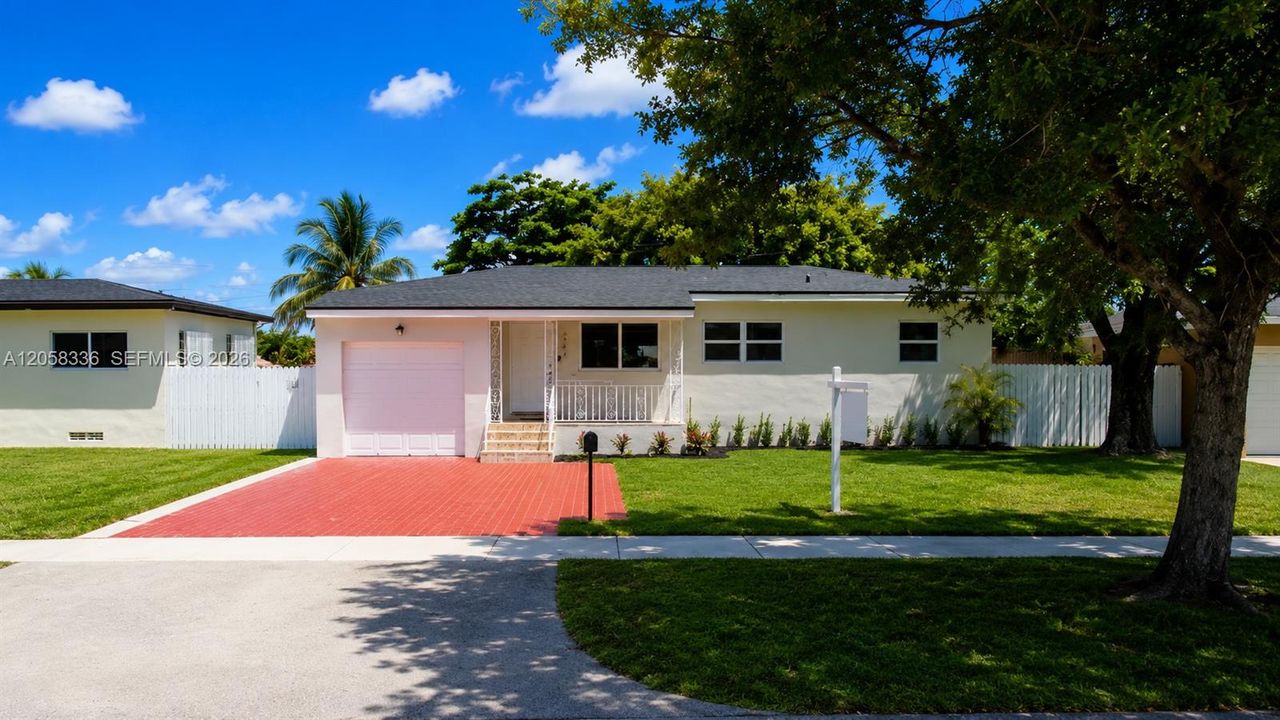 En Venta: $749,999 (3 camas, 3 baños, 1696 Pies cuadrados)