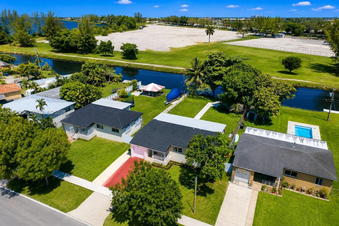 En Venta: $749,999 (3 camas, 3 baños, 1696 Pies cuadrados)