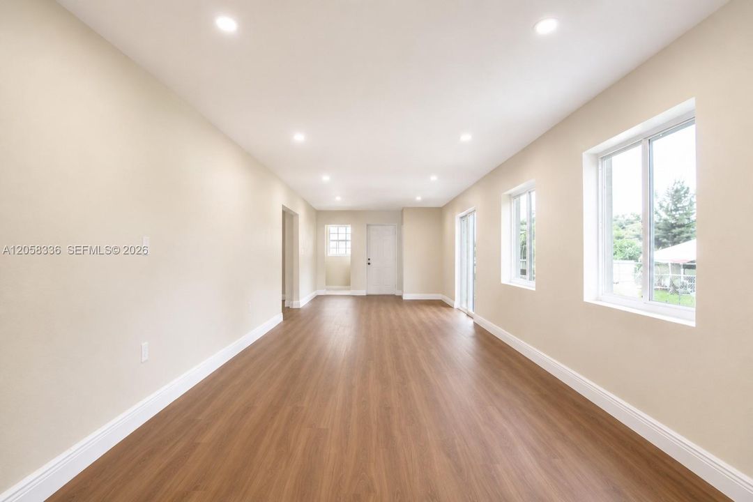 En Venta: $749,999 (3 camas, 3 baños, 1696 Pies cuadrados)