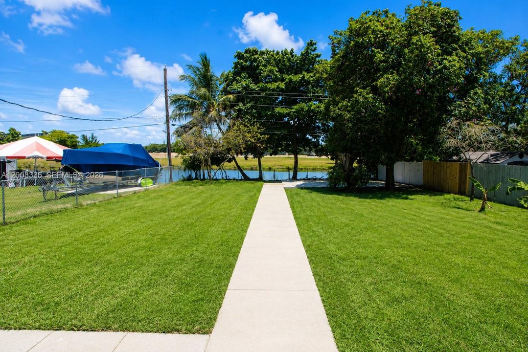 En Venta: $749,999 (3 camas, 3 baños, 1696 Pies cuadrados)