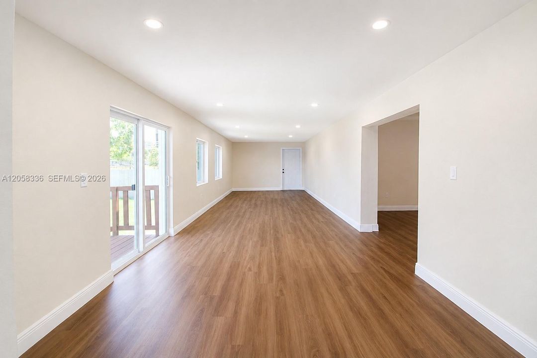En Venta: $749,999 (3 camas, 3 baños, 1696 Pies cuadrados)