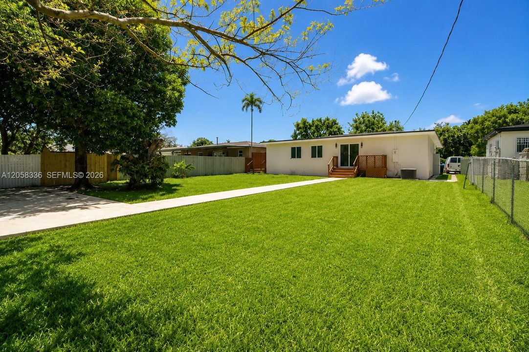 En Venta: $749,999 (3 camas, 3 baños, 1696 Pies cuadrados)