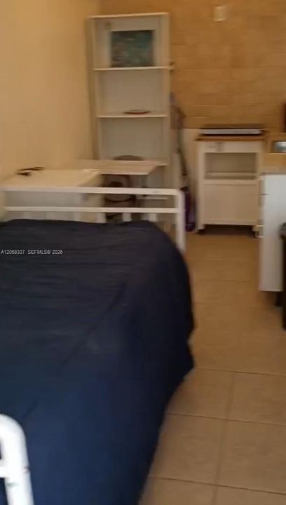 For Rent: $1,000 (0 beds, 1 baths, 2193 Square Feet)