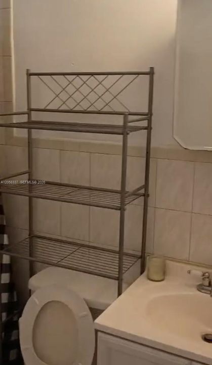 For Rent: $1,000 (0 beds, 1 baths, 2193 Square Feet)