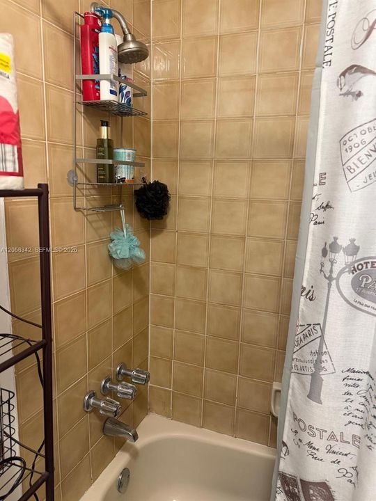 En Venta: $292,000 (2 camas, 2 baños, 856 Pies cuadrados)