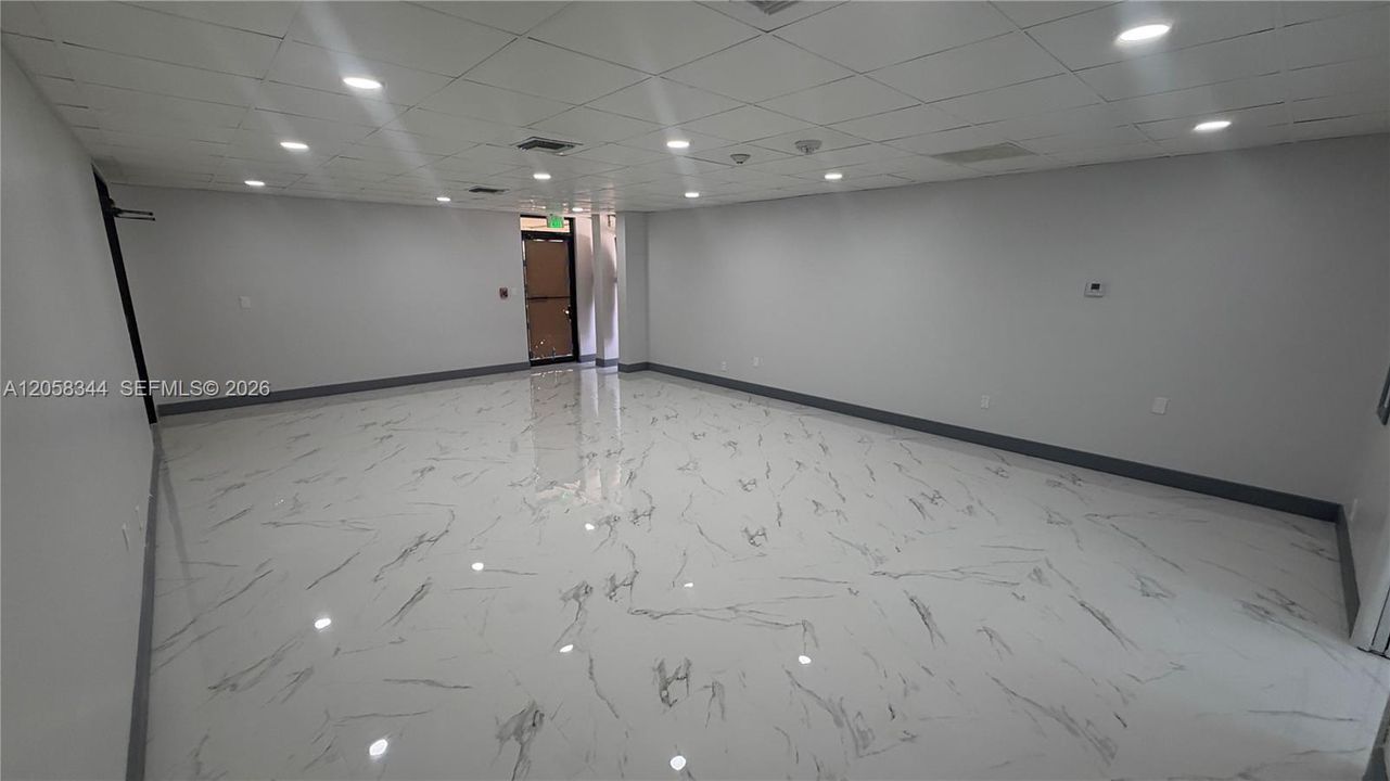 В аренду: $3,500 (0 спален, 0 ванн, 0 Квадратных фут)