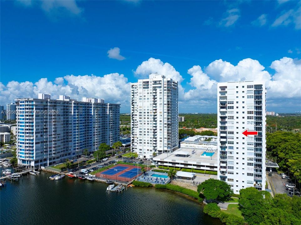 На продажу: $390,000 (2 спален, 2 ванн, 1300 Квадратных фут)