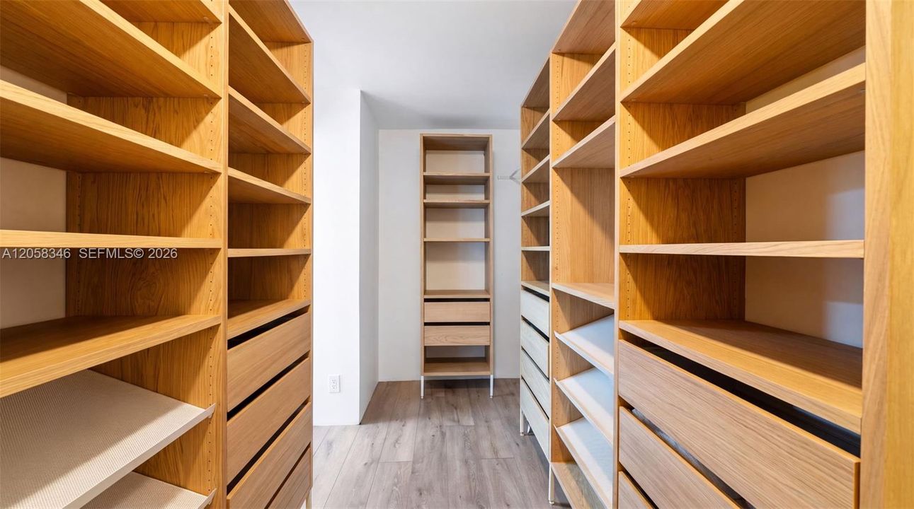 На продажу: $390,000 (2 спален, 2 ванн, 1300 Квадратных фут)