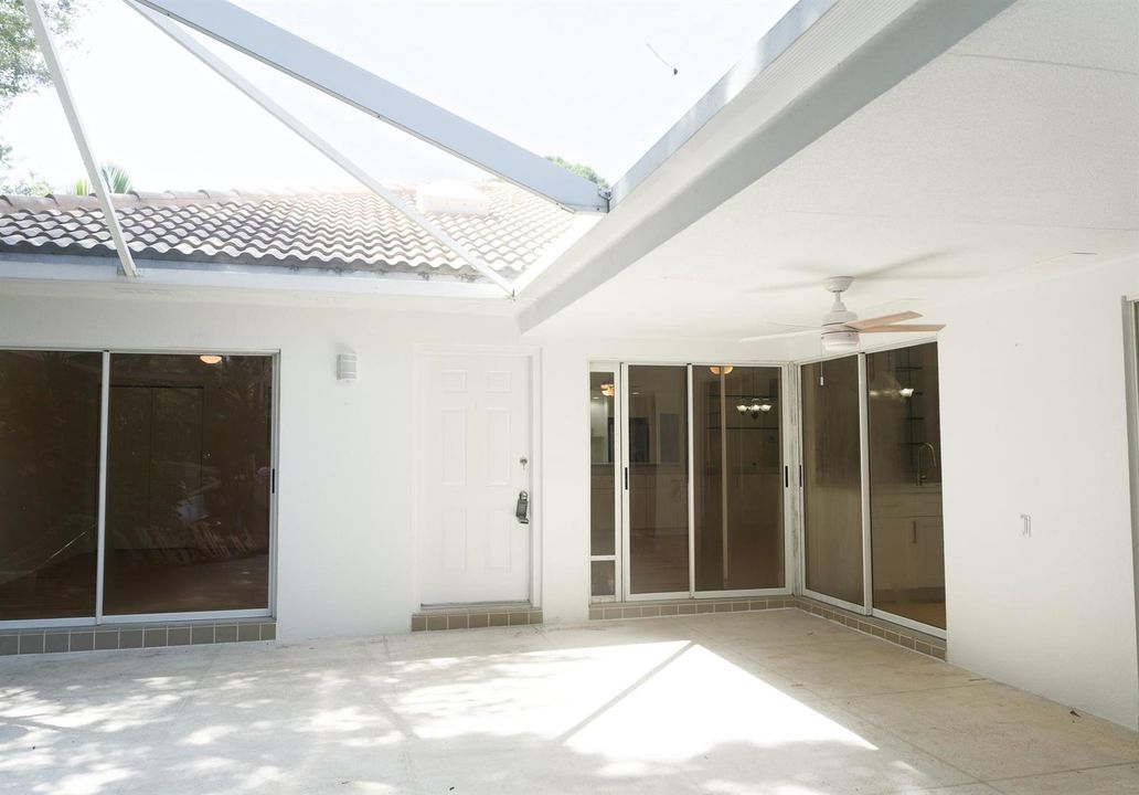 19_Screened_Patio_As_Is