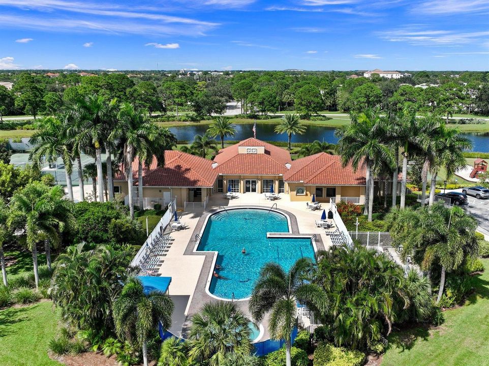 MAGNIFICANT HEATED POOL