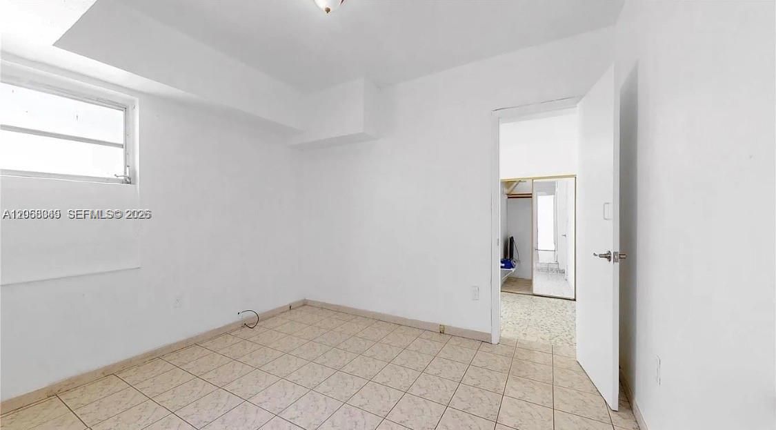 En Renta: $4,150 (4 camas, 2 baños, 1645 Pies cuadrados)