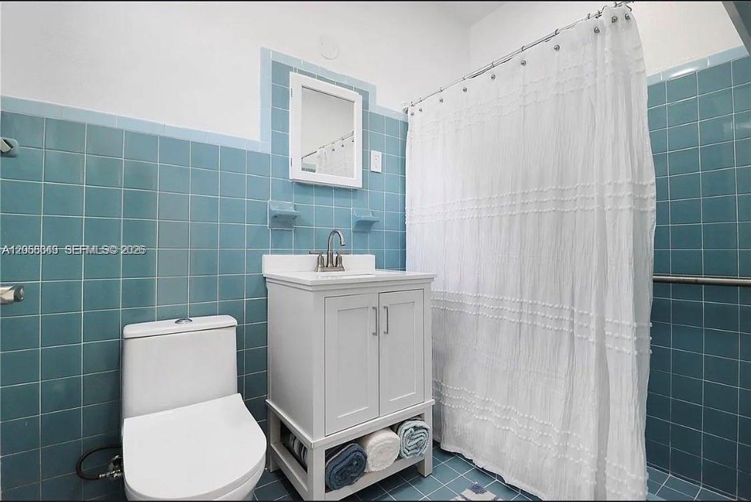 En Renta: $4,150 (4 camas, 2 baños, 1645 Pies cuadrados)