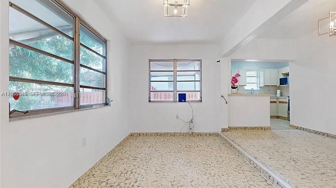 En Renta: $4,150 (4 camas, 2 baños, 1645 Pies cuadrados)