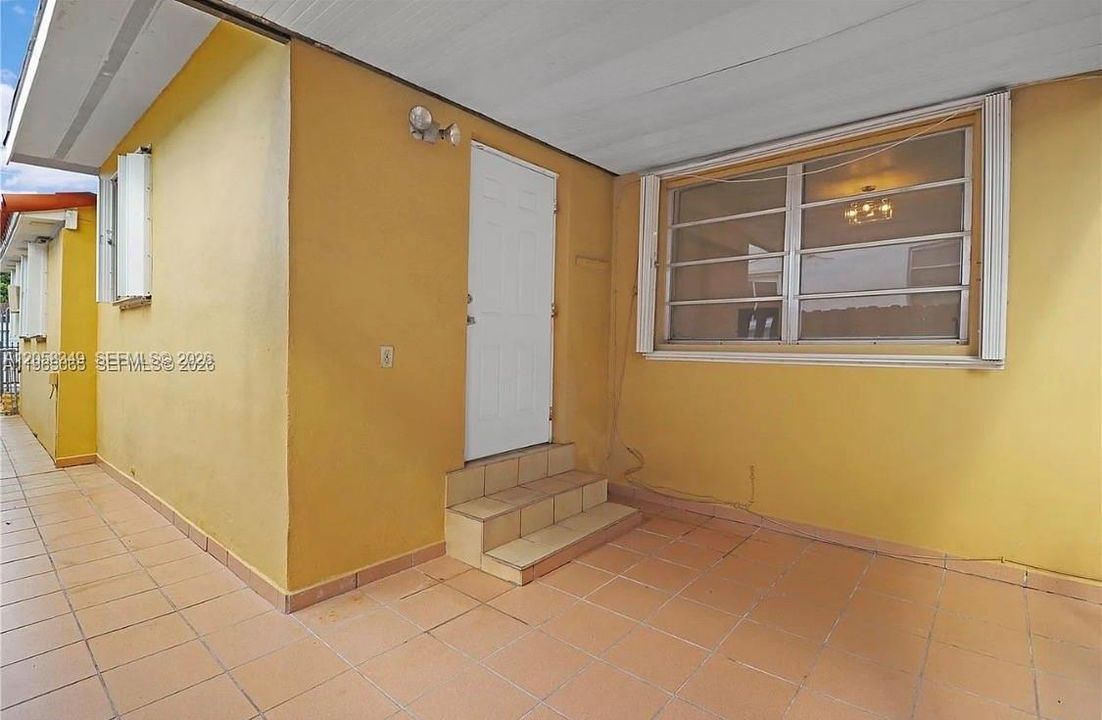 En Renta: $4,150 (4 camas, 2 baños, 1645 Pies cuadrados)