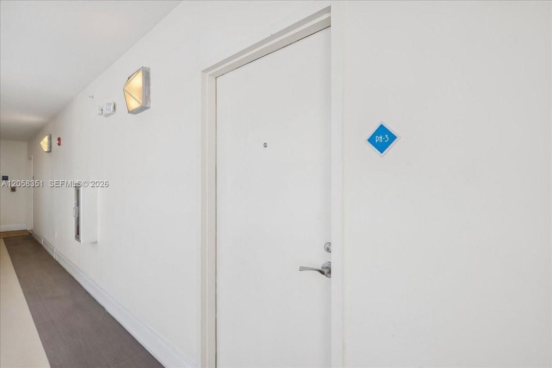 На продажу: $915,000 (2 спален, 2 ванн, 1097 Квадратных фут)