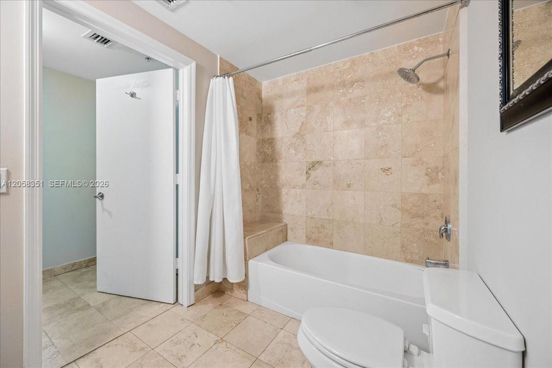 На продажу: $915,000 (2 спален, 2 ванн, 1097 Квадратных фут)