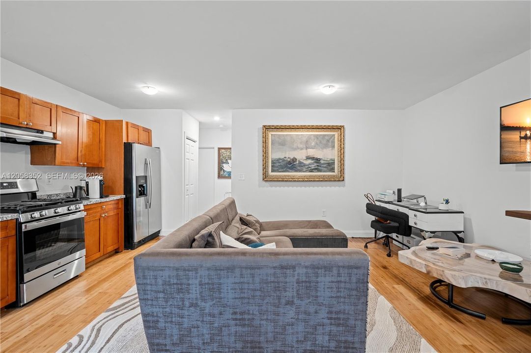В аренду: $1,975 (1 спален, 1 ванн, 660 Квадратных фут)