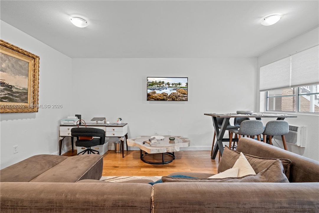 В аренду: $1,975 (1 спален, 1 ванн, 660 Квадратных фут)