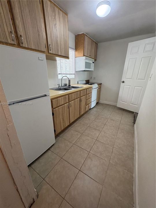 For Rent: $1,900 (1 beds, 1 baths, 560 Square Feet)