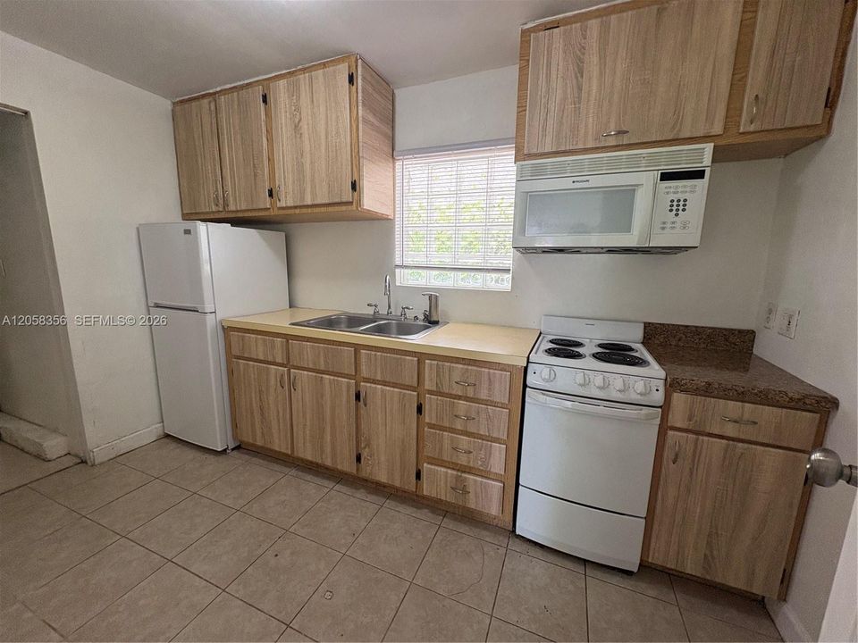 For Rent: $1,900 (1 beds, 1 baths, 560 Square Feet)