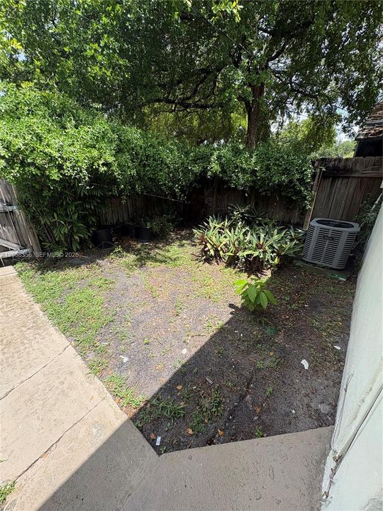 For Rent: $1,900 (1 beds, 1 baths, 560 Square Feet)