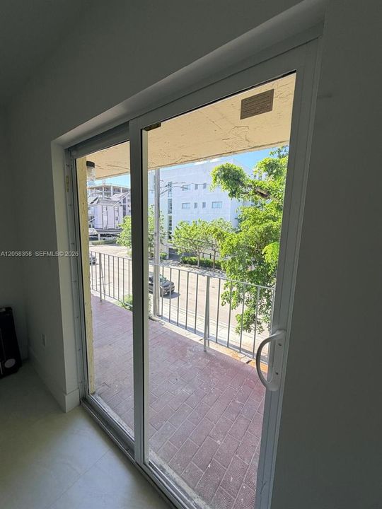 For Rent: $2,500 (2 beds, 1 baths, 6379 Square Feet)