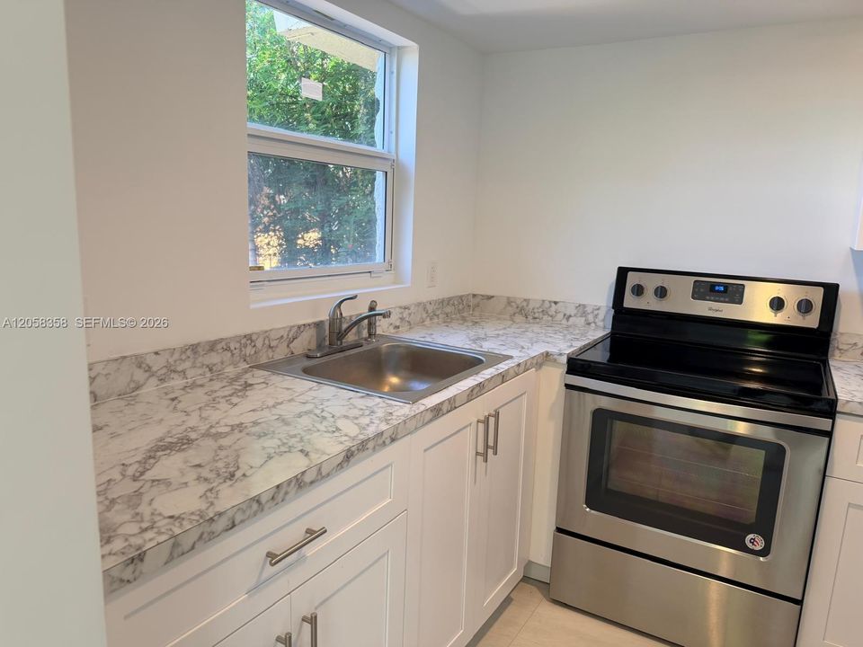For Rent: $2,500 (2 beds, 1 baths, 6379 Square Feet)