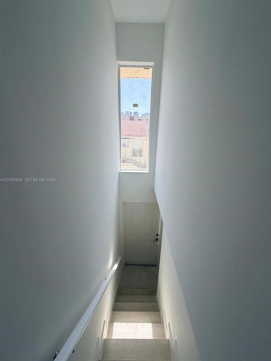 For Rent: $2,500 (2 beds, 1 baths, 6379 Square Feet)