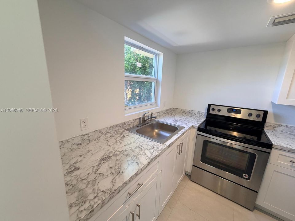 For Rent: $2,500 (2 beds, 1 baths, 6379 Square Feet)